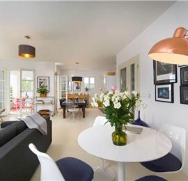 3 Bedroom Villa with Pool, Terrace and Sea Views near Vinisce, Sleeps 7